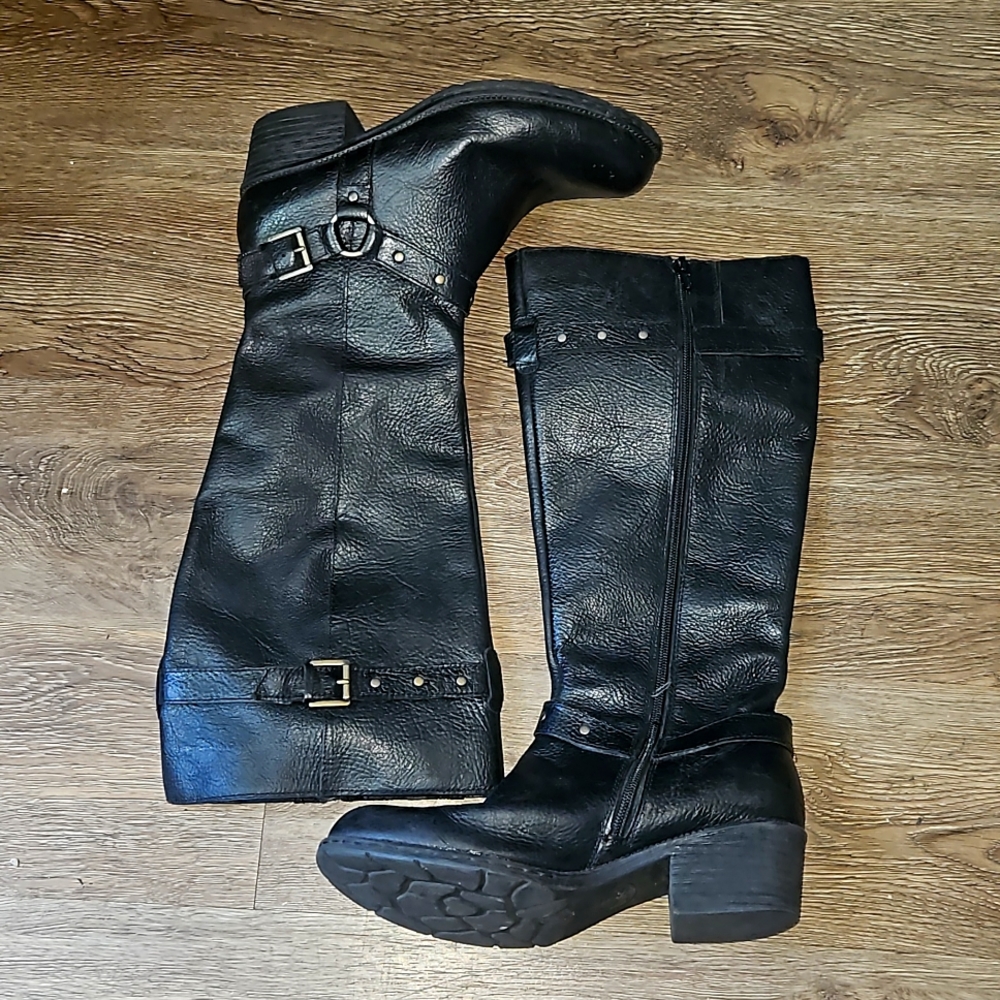 B.O.C. boots size 8.5m